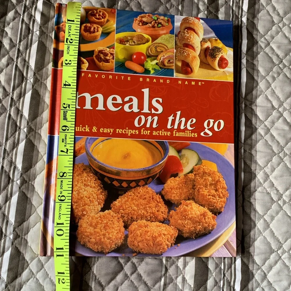 Meals on the Go Cookbook- Red Hard Cover EUC